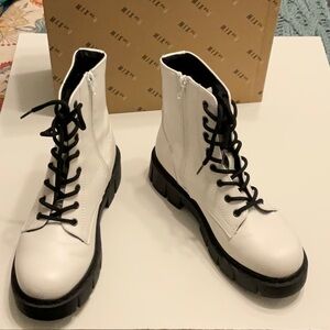 Mix No6 white chunky heel ankle boots 7.5 New